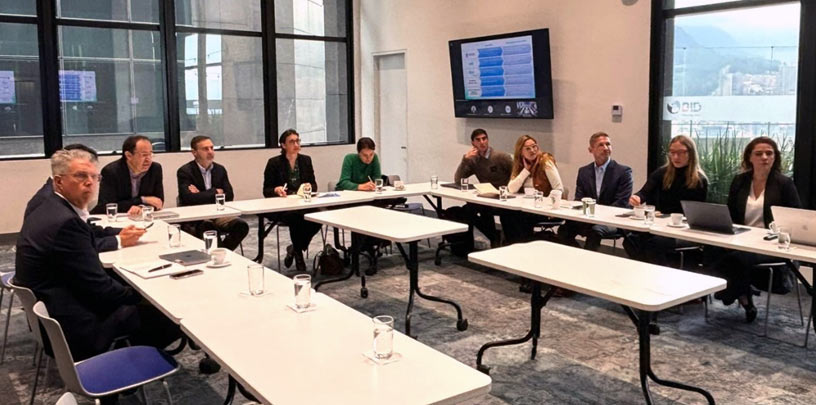 Mesa técnica de Conexión Agua en la que participan BID, SECO, AECID, ANDESCO, ACODAL, VEI, MVCT, ...